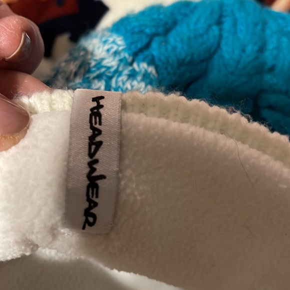 Hat - Picture 3 of 4